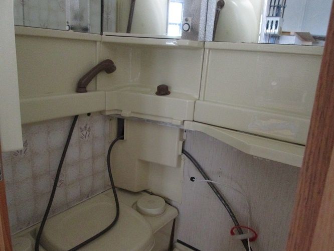 Waschraum / Nasszelle / Bad komplett mit WC für Selbstausbauer ge in Schotten