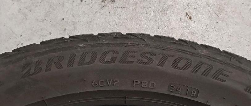 2x 215/50 R18 92W Bridgestone Sommerreifen in Böblingen