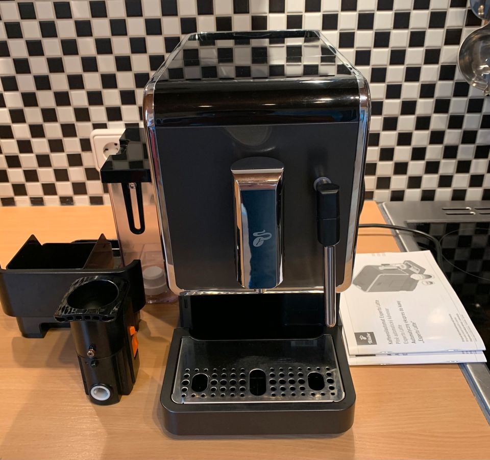 Kaffeevollautomat Tchibo Esperto Latte in Gutach (Schwarzwaldbahn)