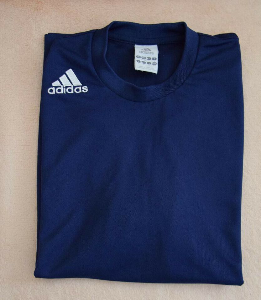 Sportbekleidung ADIDAS Shorts + T-Shirt Größe S in Linden