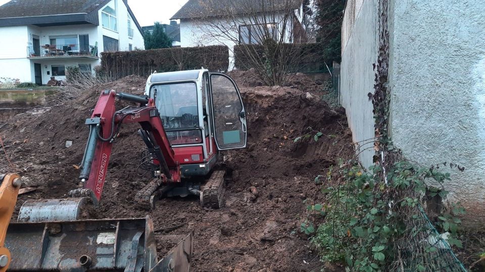 Abbruch Abriss Baggerarbeiten Betonarbeiten in Kaltenengers