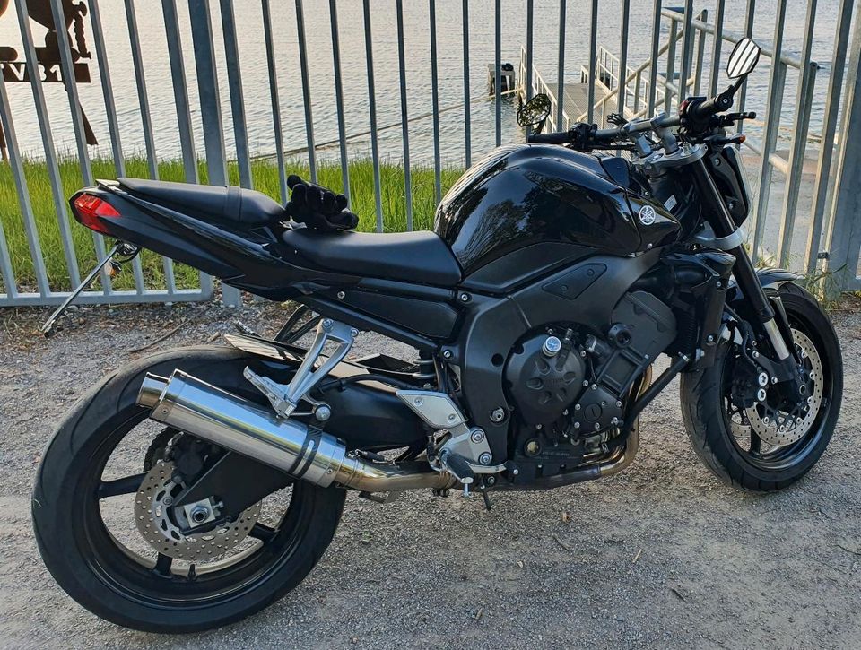 Motorrad Yamaha Fz1 Inspektion, TÜV und Reifen sind neu in Oberhausen