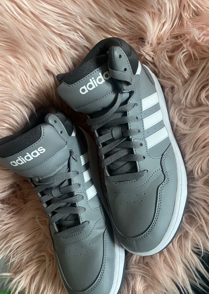 Adidas sneaker unisex in grau ! Neu ! 39/40 in Sinsheim