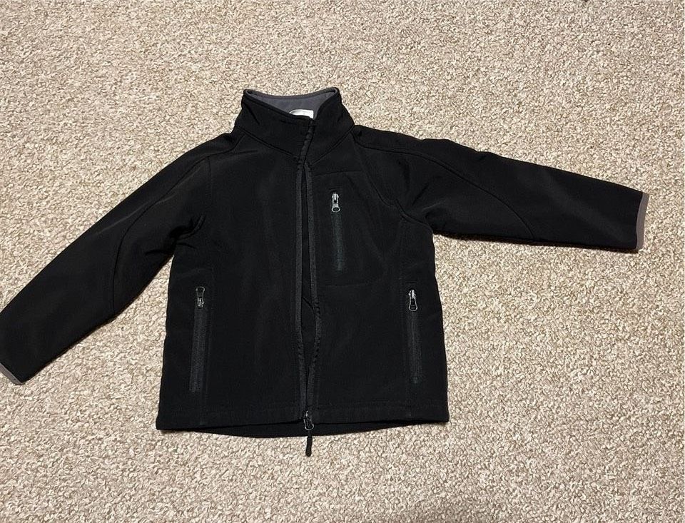 Softshelljacke schwarz Jungen Gr. 110 „Feel“ in München