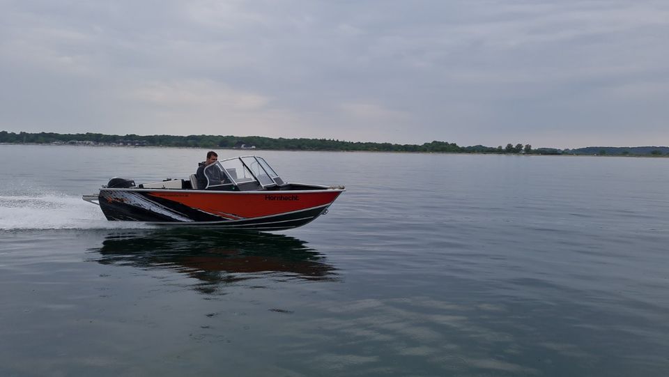 Hornhecht 70PS mit Führerschein Mietboot 6 Stunden Angeln & Fun in Lütjenburg