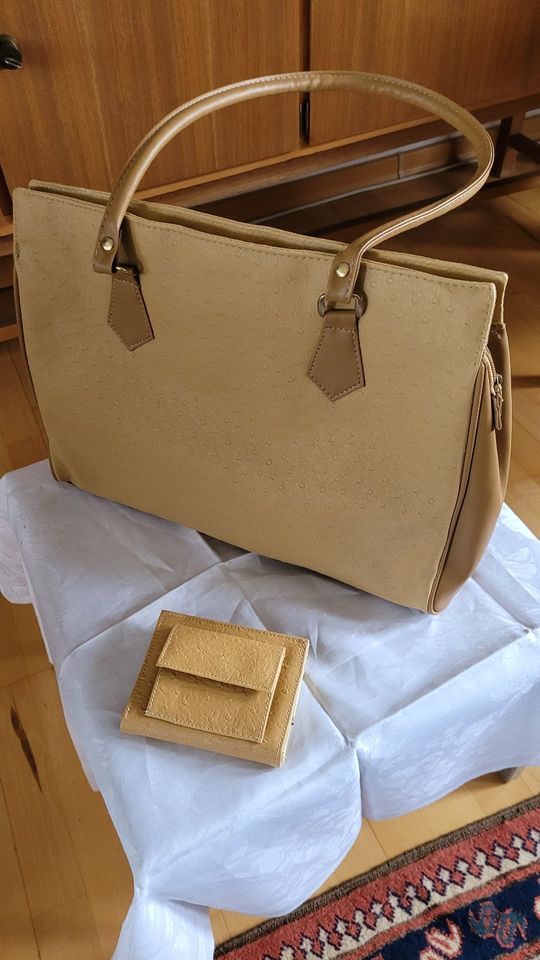 Vintage, große, gut erhaltene, beige Straußenlederhandtasche in Berlin