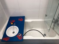 Kinder Waschbecken mit fl. Wasser für Badewanne Düsseldorf - Lichtenbroich Vorschau