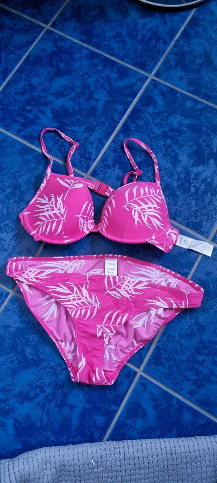 Damen Bikinis in Schwalbach