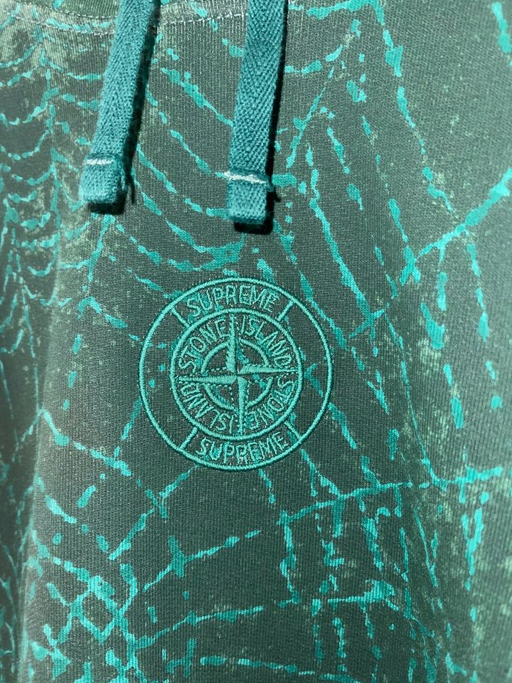 Supreme x Stone Island Kapusweater M in Berlin