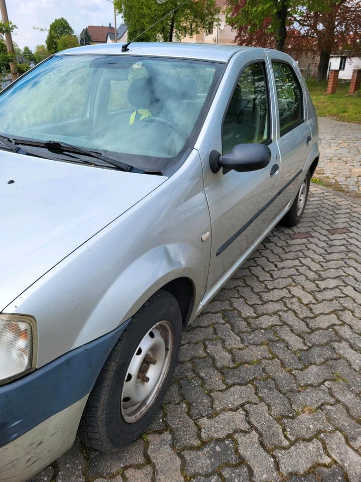Dacia Logan 1.6 Benzin in Hohendodeleben