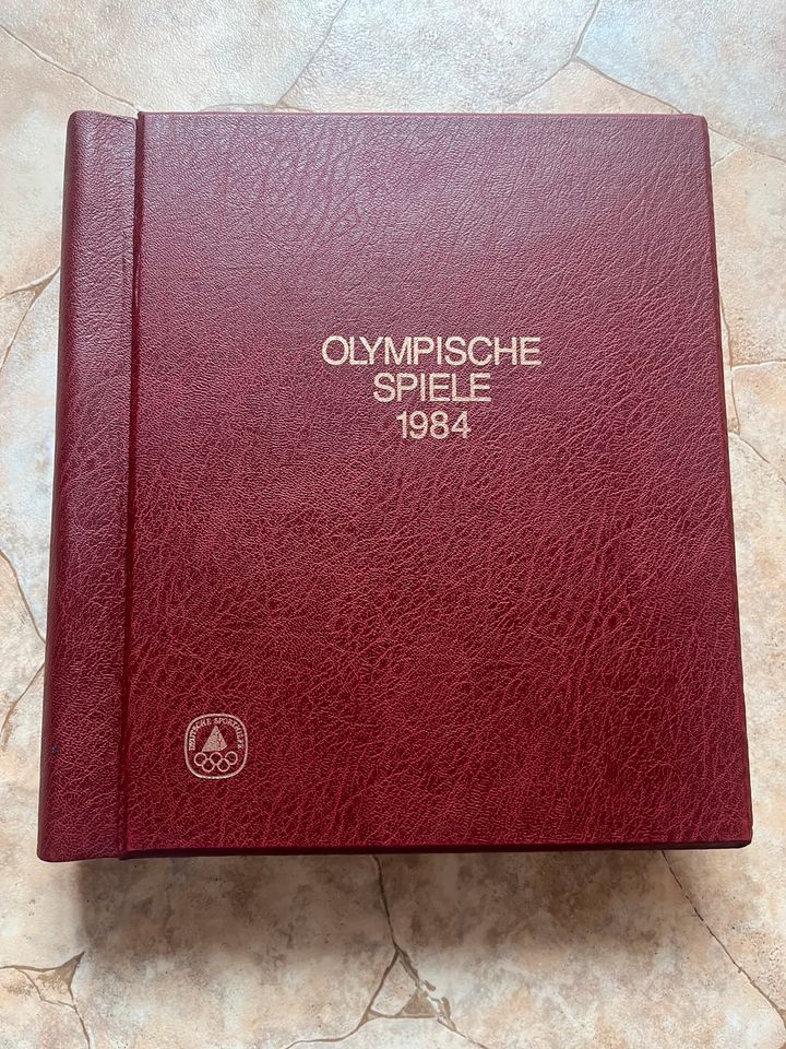 Briefmarkenalbum Olympische Spiele 1984 in Düsseldorf