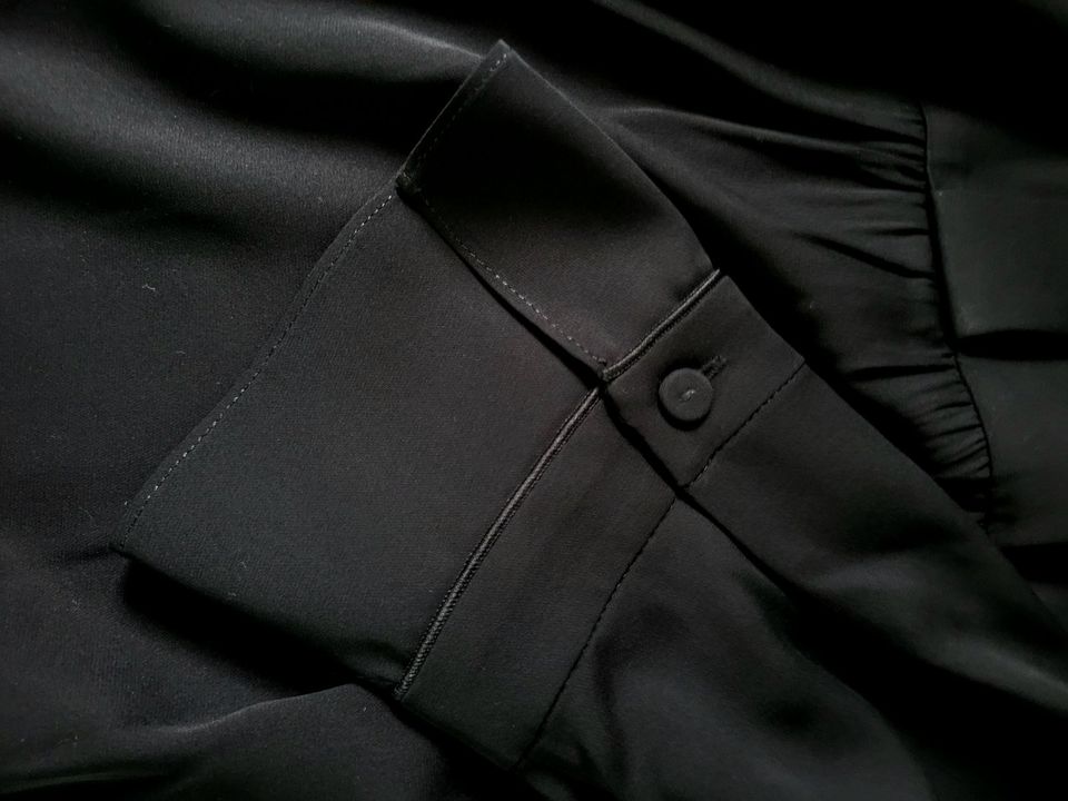 Strenesse Seidenkleid schwarz Gr. 40 in Marl