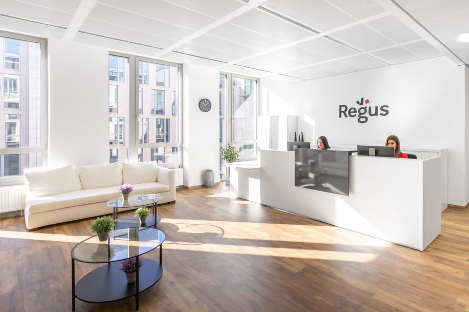 Privater Büroraum für 1 Person in Regus Altezza in München