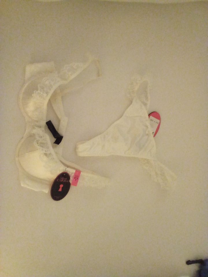 Hunkemöller Dessous Weiss in Kaub