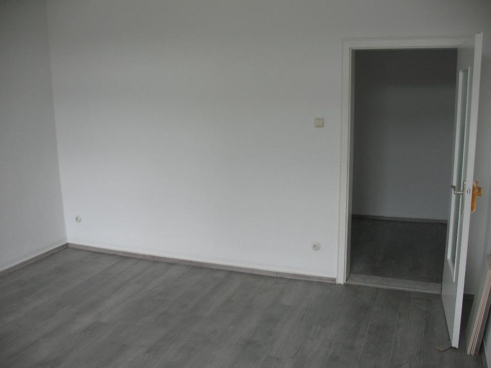 Zweizimmer in der Mühlenstr. mit 62 m², neues Bad, neu renoviert, Wohnung im 1. OG in Hameln