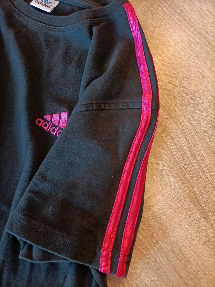 Adidas T-Shirt in M in Tacherting