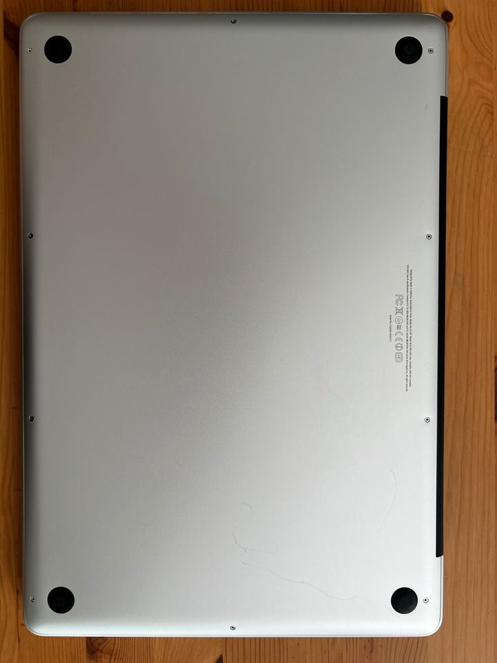 MacBook Pro 17” ende 2011 500gb SSD 16gb RAM OVP in Maintal
