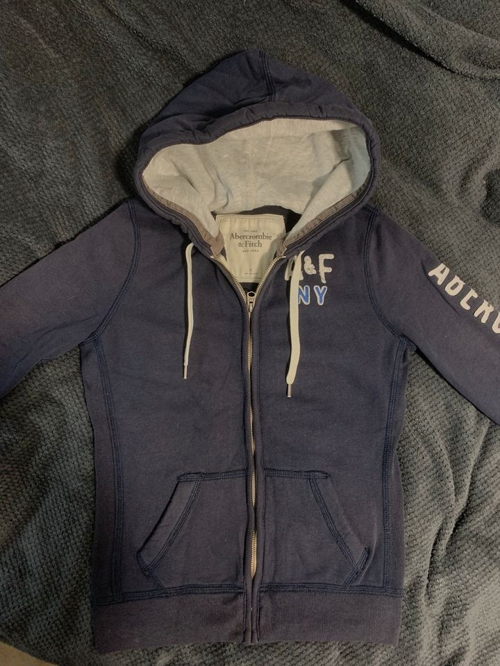 Abercrombie&Fitch Pullover/ Zipper Gr M in Köln