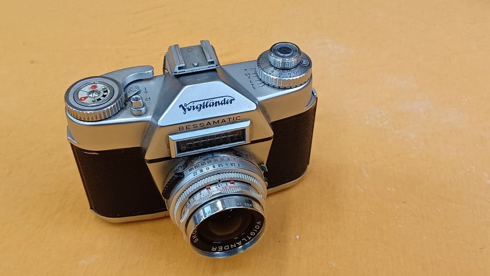 Voigtländer Bessamatic mit Zubehör in Hamburg