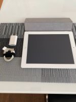Apple iPad , weiß / Silber , Magnet Schutzabdeckung Baden-Württemberg - Waldkirch Vorschau
