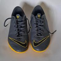 Nike Fussballschuhe gr. 37,5 Hessen - Breuberg Vorschau