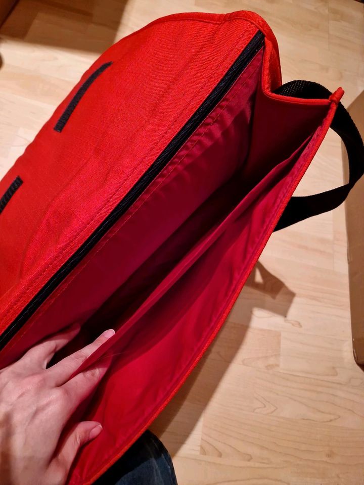 Tasche von Ikea rot/schwarz in Plattling