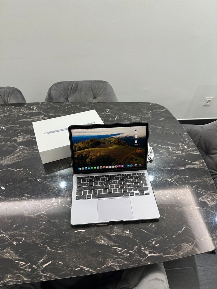 MacBook Air Retina, 13“ , 2020 „ WIE NEU“ in Grevenbroich