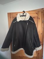 Ulla Popken Bikerjacke Lederimitat Teddyfutter 50/52 NEU Niedersachsen - Meinersen Vorschau