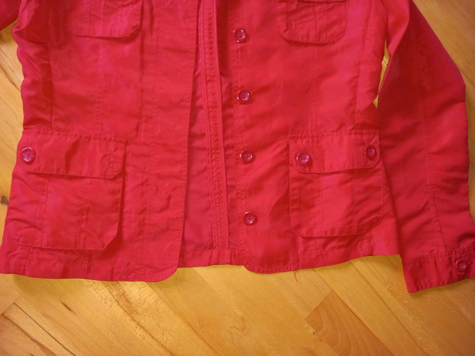 Jacke rot, leicht,  gr. 38 wie neu in Unkenbach