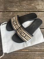 Christian Dior Flats Schlappen Sandalen schwarz beige Gr 39,5 40 Hessen - Bad König Vorschau
