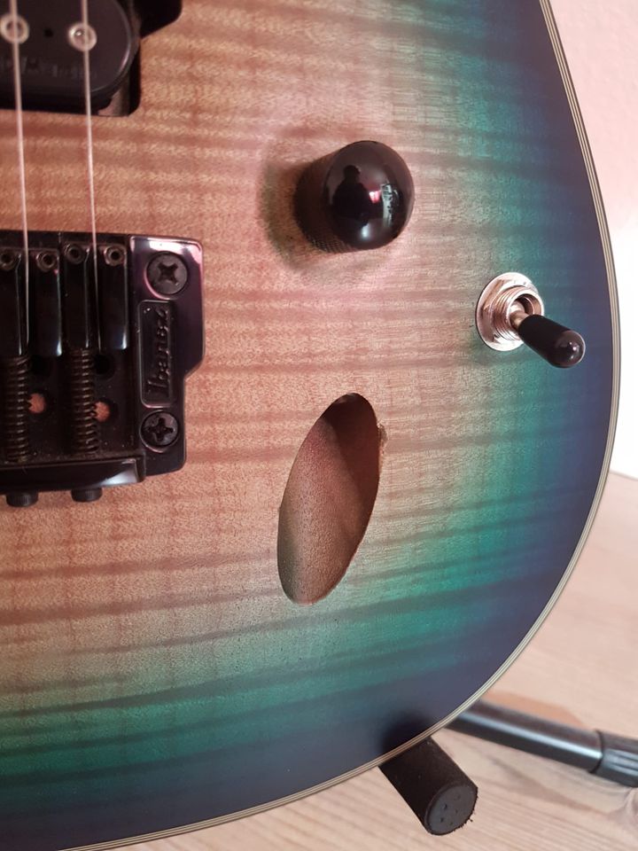 Ibanez Iron Label SIX6FDFM S-Series E-Gitarre in Kiel