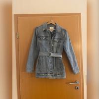 Jeansjacke mit Gürtel Gr. M Niedersachsen - Vechta Vorschau