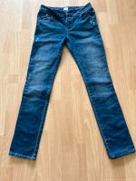 Armani Jungen Jeans Gr 152 Rheinland-Pfalz - Oppenheim Vorschau