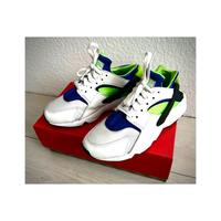Nike Air Huarache White/Scream Green-Royal Limited Edition 2021 Nordrhein-Westfalen - Hamminkeln Vorschau
