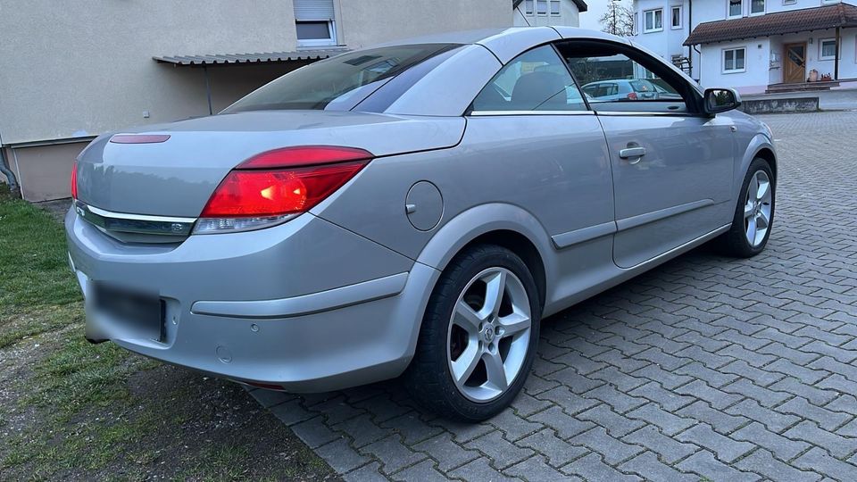 Opel Astra Cabrio 1.8 17z Alu Teilleder Navi in Laupheim