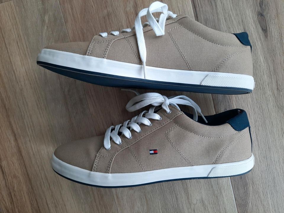 Neue Schnürschuhe in Gr.43 von Tommy Hilfiger in Lutter am Barenberge