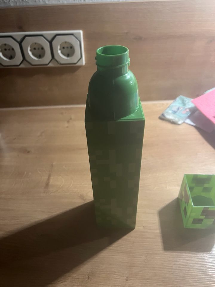 Trinkflasche 650ml von Minecraft in Dortmund