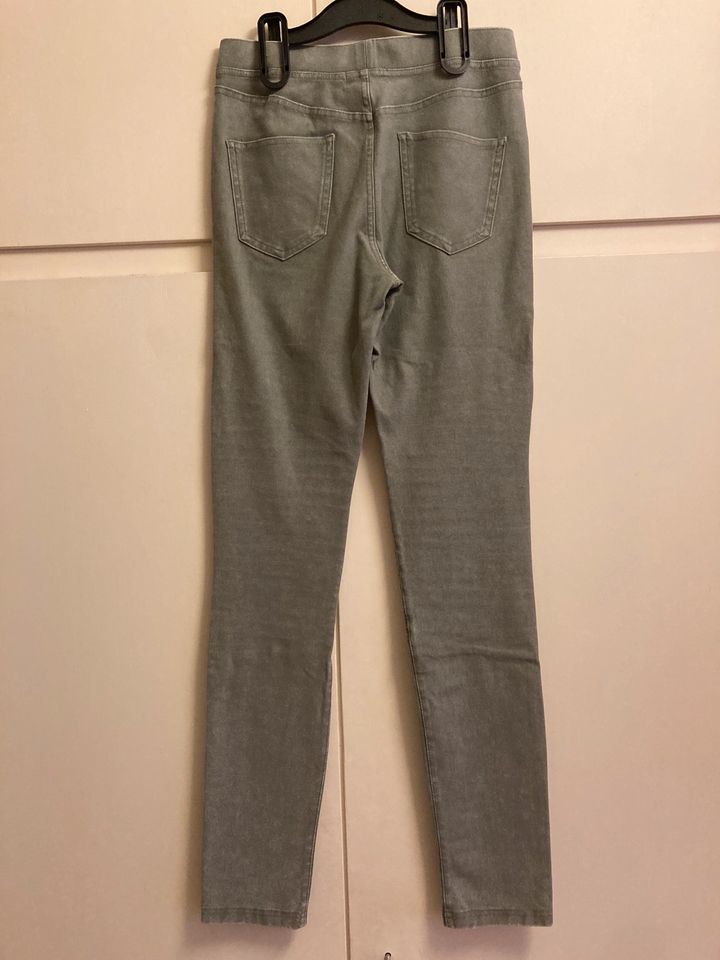 Jeans skinny Jeggins olivfarben Gr. 170 in Düsseldorf