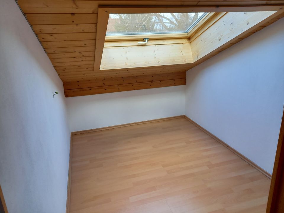 Gemütliche Dachgeschosswohnung mit drei Zimmern in Murnau in Murnau am Staffelsee