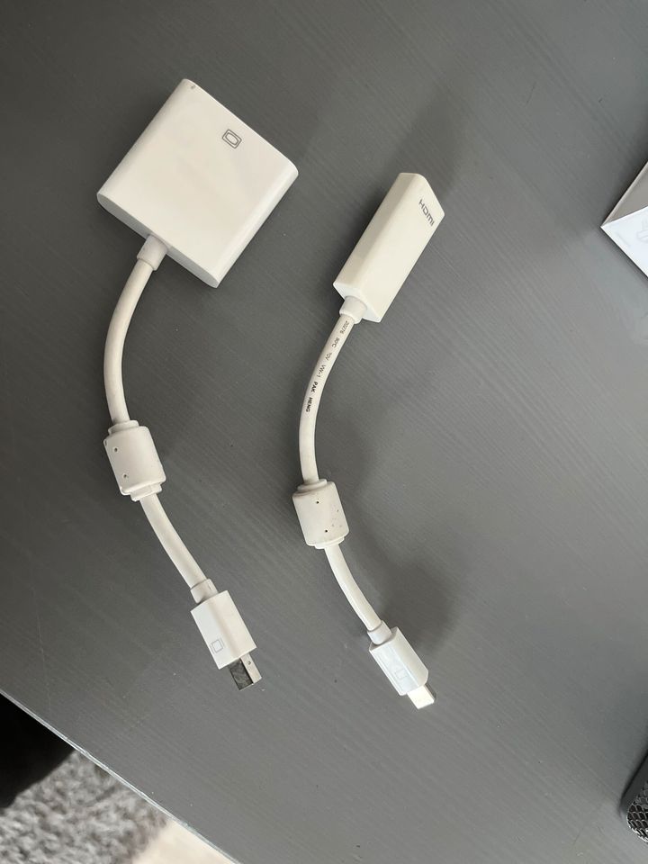 HAMA HDMI und VGA Anschluss für MacBook Pro (je 7€) in Jever