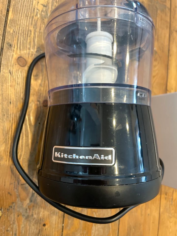 Kitchenaid zerkleinerer plus ein Behälter extra in Radebeul