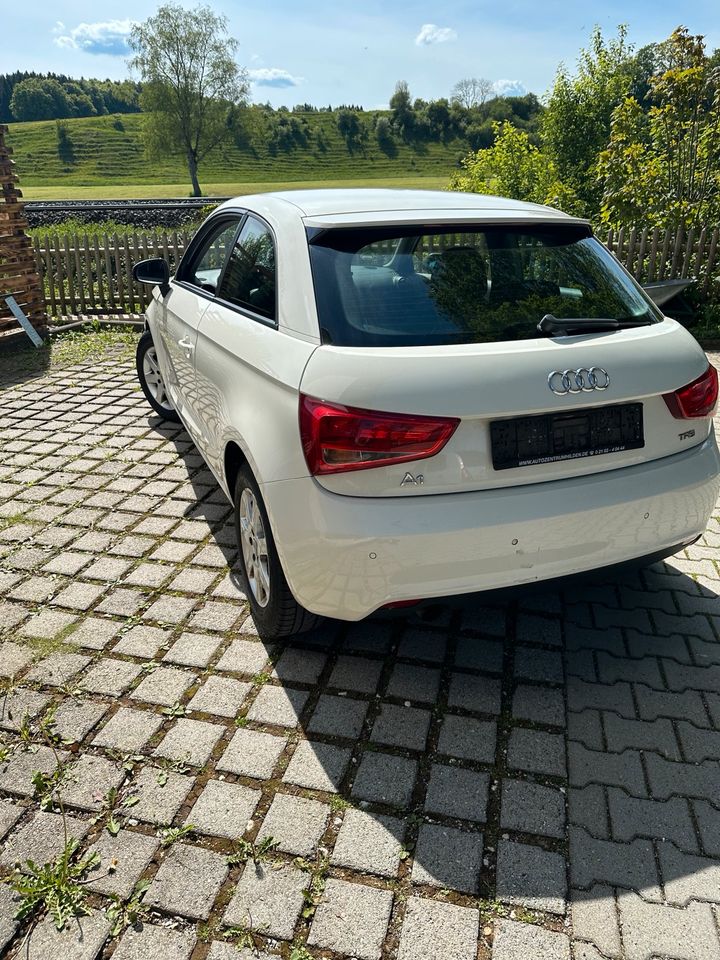 Audi A1   1.2  85 Ps  Voll Fahrbereit Technisch ok in Kaufbeuren