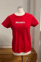 T-Shirt in Rot mit Aufdruck „Bachata soy una adicta“ Gr. M neu Köln - Bayenthal Vorschau