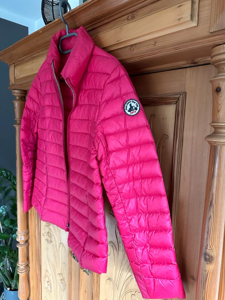 Daunenjacke in pink Gr. S von  Jott in Buxtehude