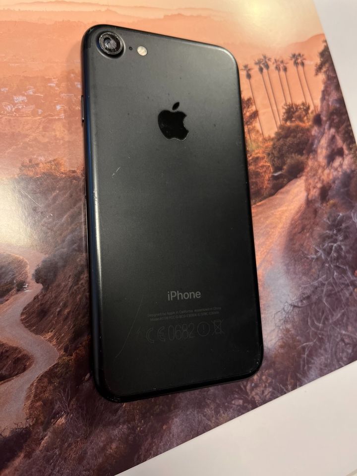 iPhone 7 128 GB Schwarz in Fulda