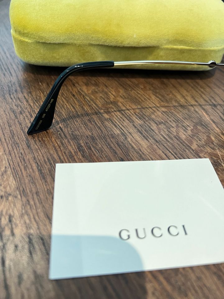 Gucci Sonnenbrille Damen Original in Krefeld