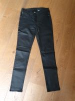 Kunstlederhose H&M schwarz Gr. 164 Hessen - Münzenberg Vorschau