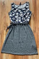 Schönes Sommer-Kleid Gr. 36 S Palmen grau blau Sachsen - Pirna Vorschau