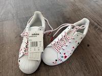 adidas Superstar W FV3289 Valentinstag Neu mit Etikett Niedersachsen - Westoverledingen Vorschau