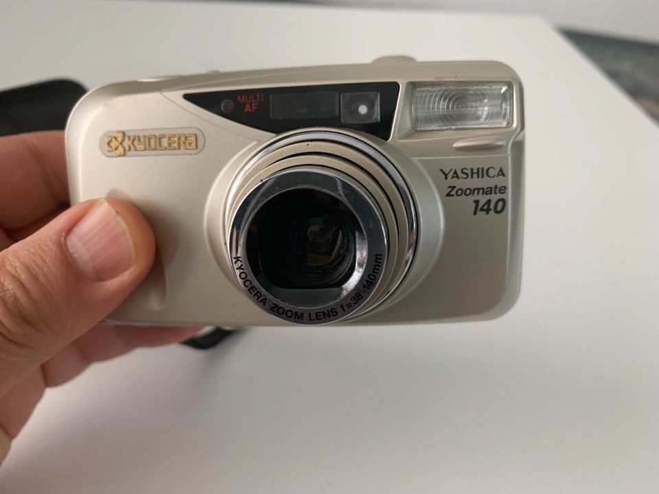 Yashica Zoomate 140 Kompaktkamera 38-140 mm  Funktionsfähig in Hamburg